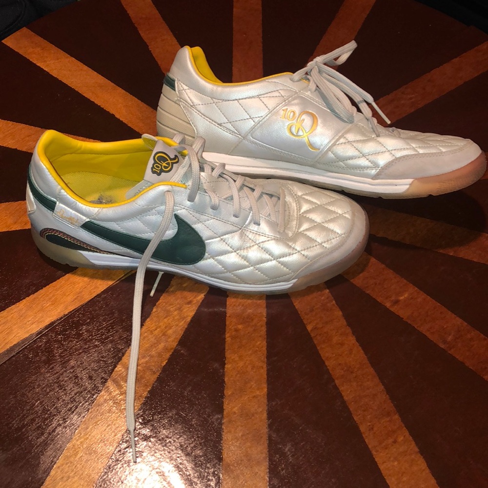 Nike Shoes!!